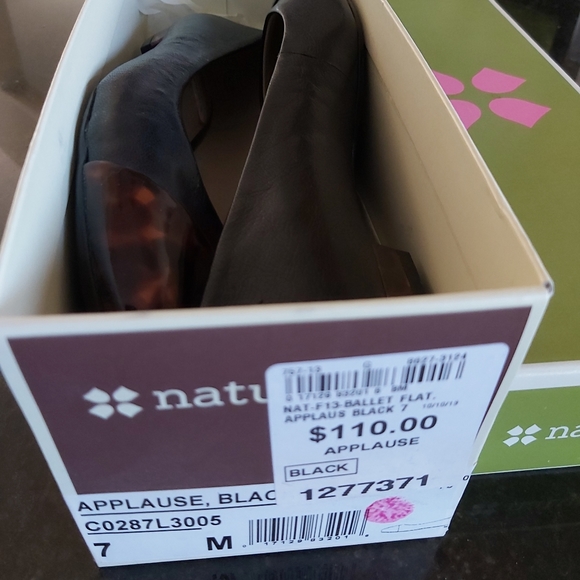 Naturalizer Applause Ballet Flats size 7M - Picture 3 of 3
